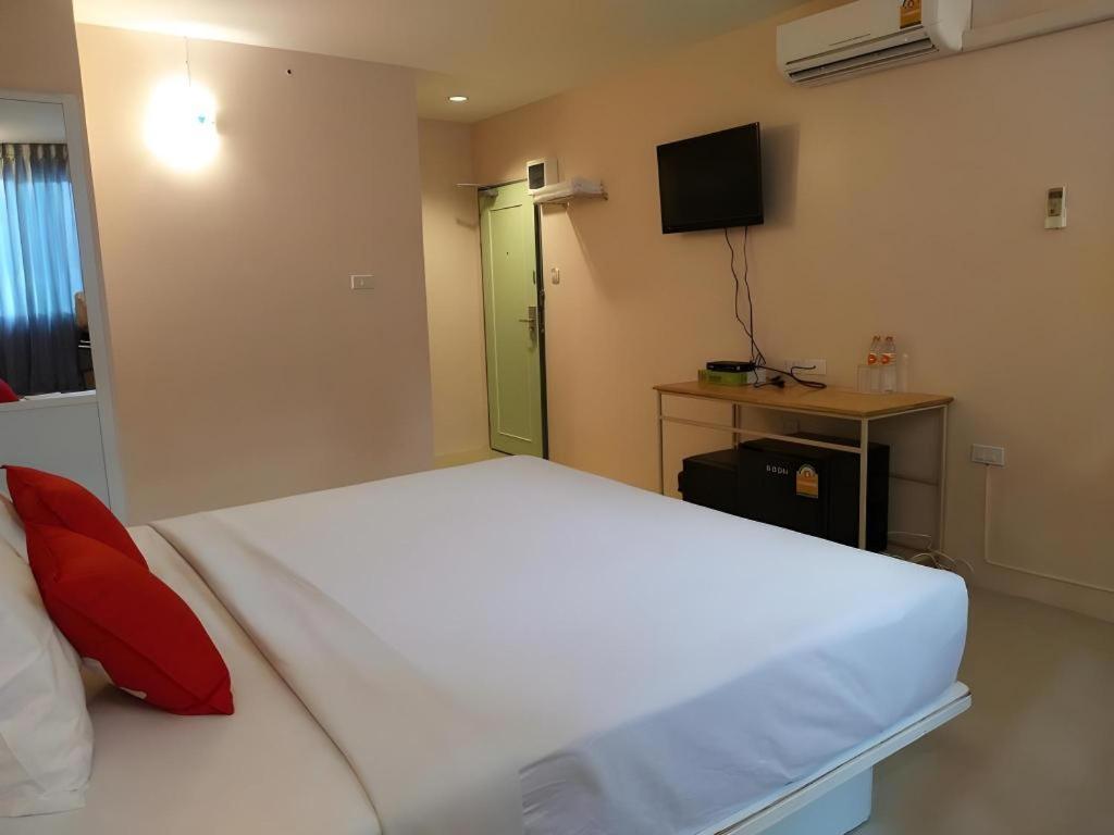 Bird Room Hotel - Pratunam Bangkok Esterno foto